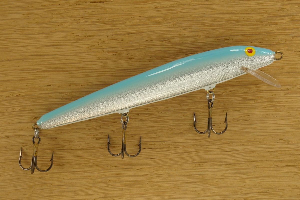 No 550 Aqua Back Silver White Belly