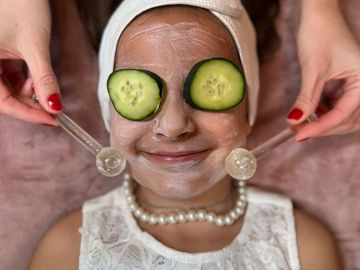 Kids Spa 
Spa party for kids and moms with organic  products , cold rollers , face massages and more 