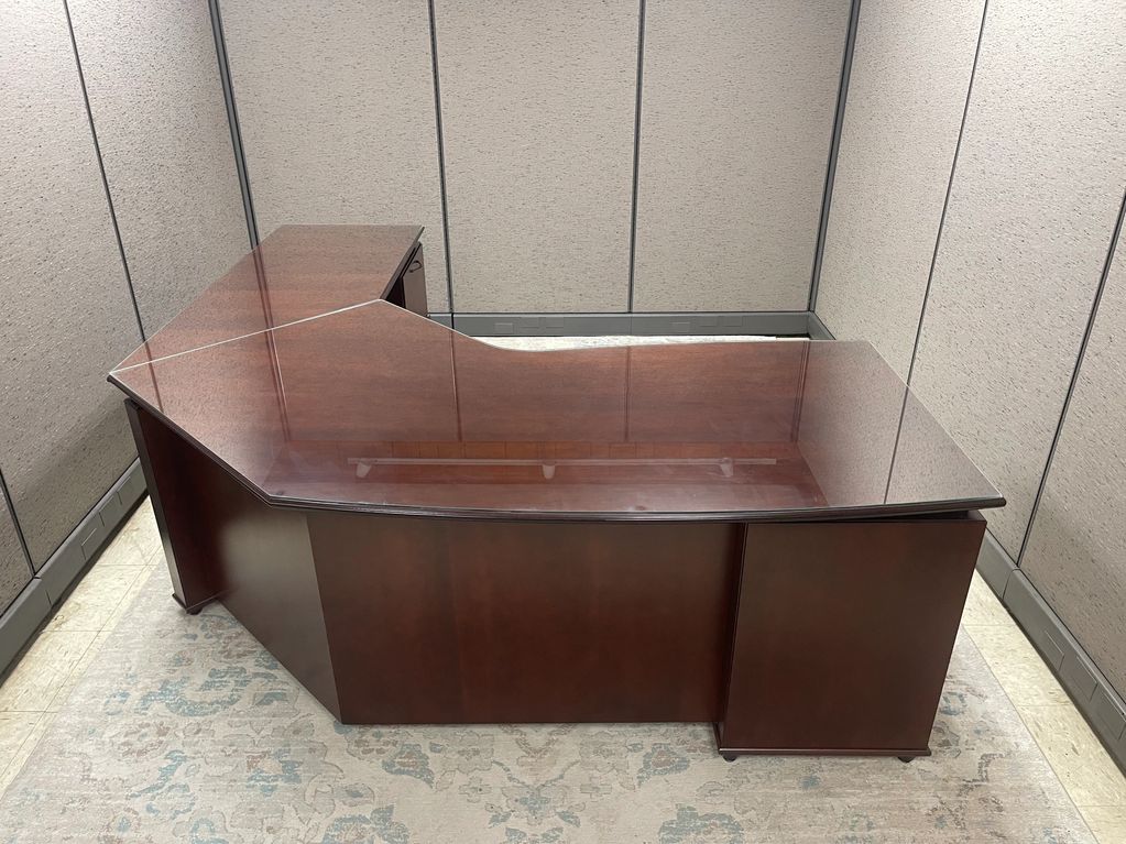 OFS Brand Desk $400.00