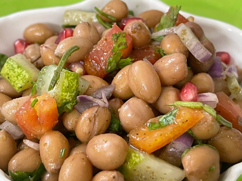 This is Boiled peanut chaat benefits of peanuts are 
Healthy Heart. Various studies have proven that
