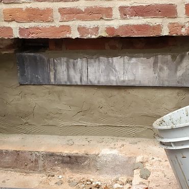 The inner brick leaf is flashed with a lead pan