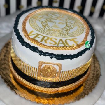 Versace Cake/ Paste Versace  Versace cake, Gucci cake, Cute birthday cakes
