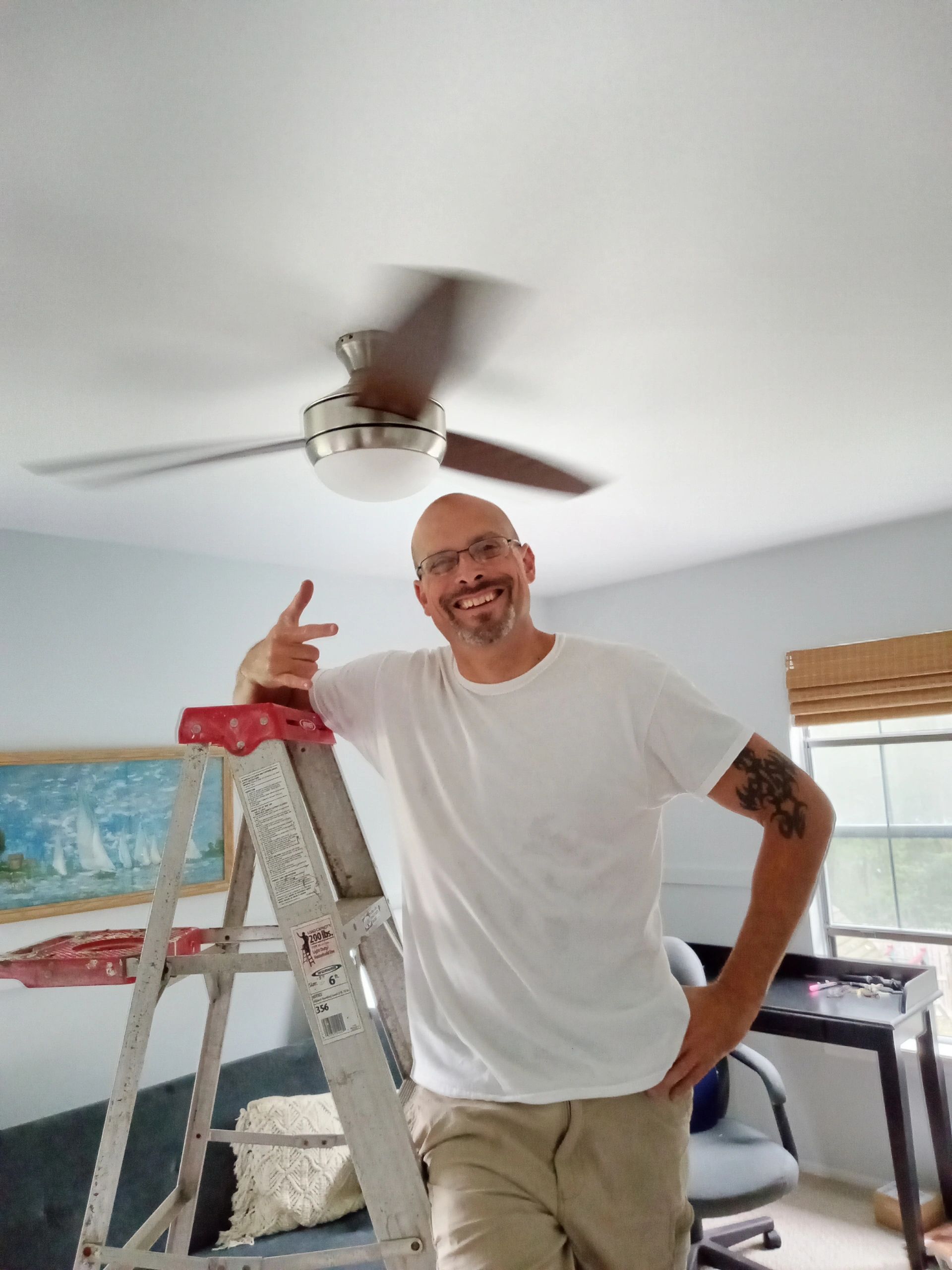 Circular fan with remote control