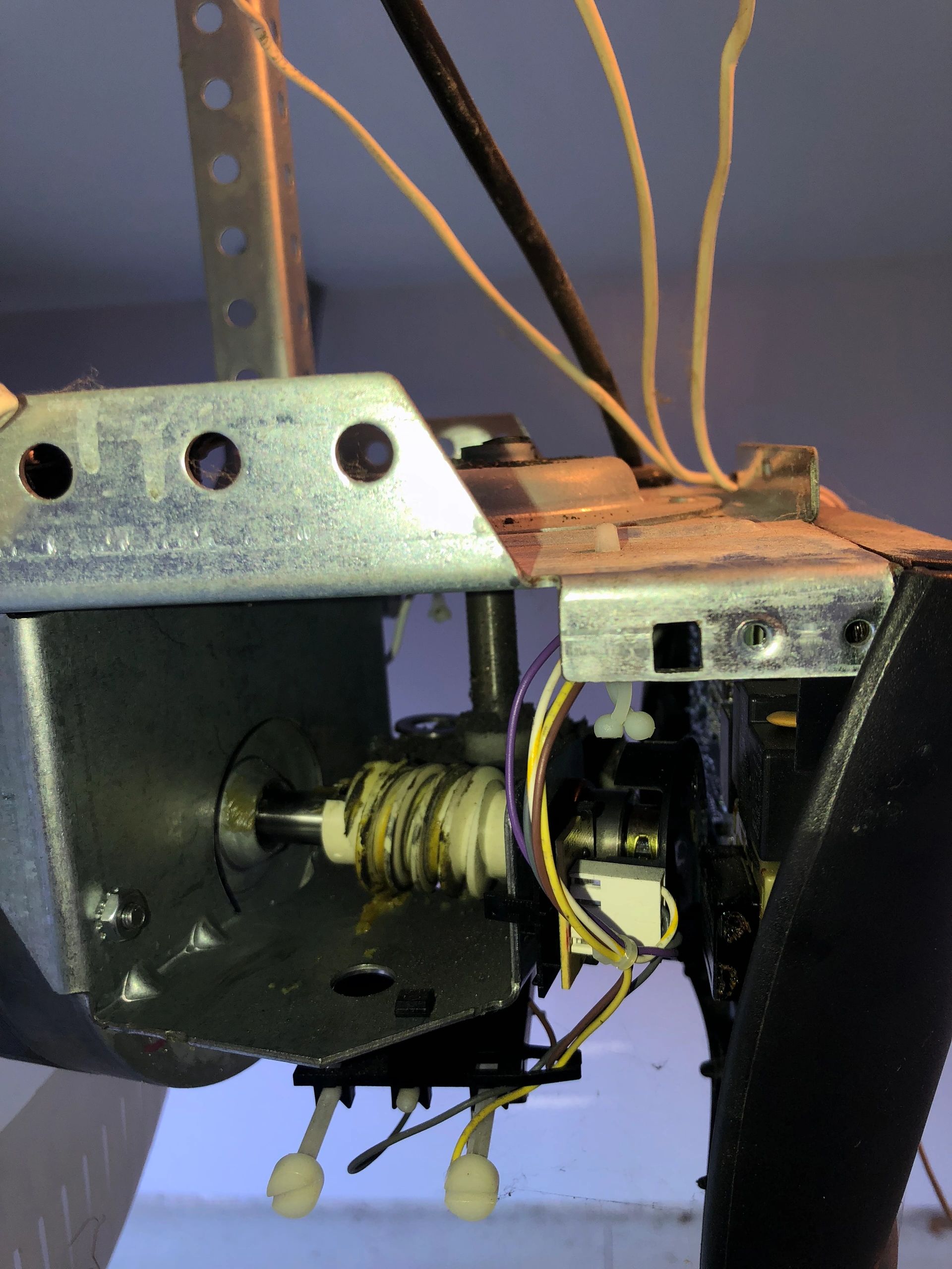 Garage Door Opener Repair Done Right: Tips for Troy MI Homeowners