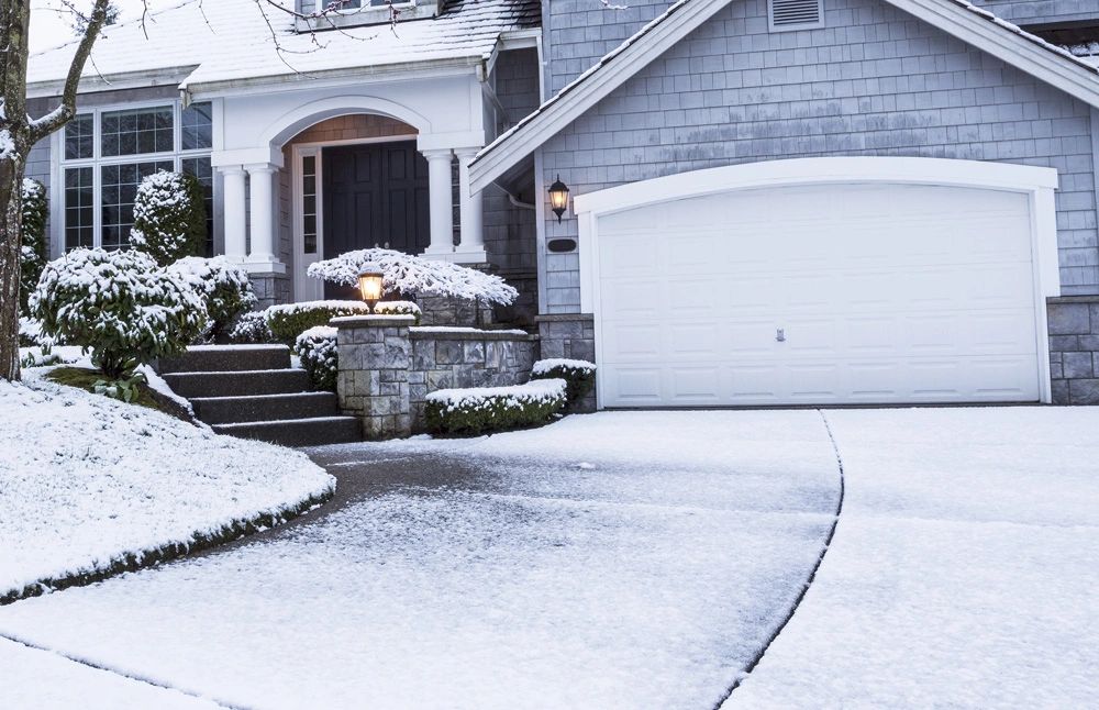 Door Won’t Close in Cold Weather? Michigan-Specific Fixes