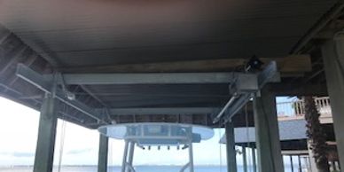 COMPLETLY CUSTOMABLE BOAT LIFT.  THE LIFT CHANGES AS YOU CHANGE BOATS 