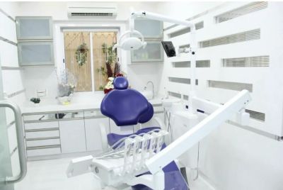 Dental clinic in Chembur East, Mumbai for smile makeovers, veneers, dental implants, Invisalign, reh