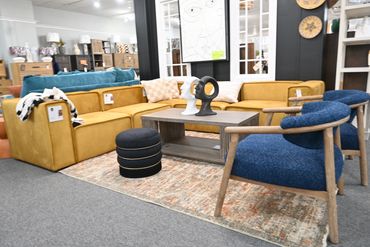 MZ Montreal Sectional In Amber
$2697