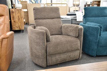 PH Krypton Radius Power Recliner
$597
Plug-In, Rechargeable Battery Optional $179