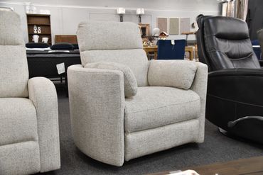 PH Natural Beauty Quartz Radius Power Recliner 
$597
Plug-In, Rechargeable Battery Optional $179