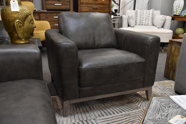LI Dell Chair Storm Grey
$997
39x37x27