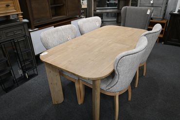 LH Haru Extension Dining Table
$1197
70x35x30; Max Extension 102"