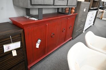 IFD Red Capri Console
$749
73x16x38