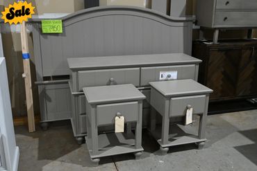VM Abacoa Bedroom Bundle: King Bed, Dresser, & Two Nightstands
$950
