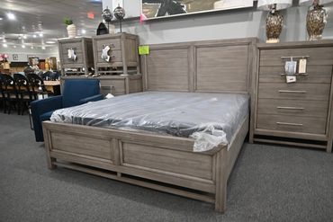 Roxbury Bed
King: $797