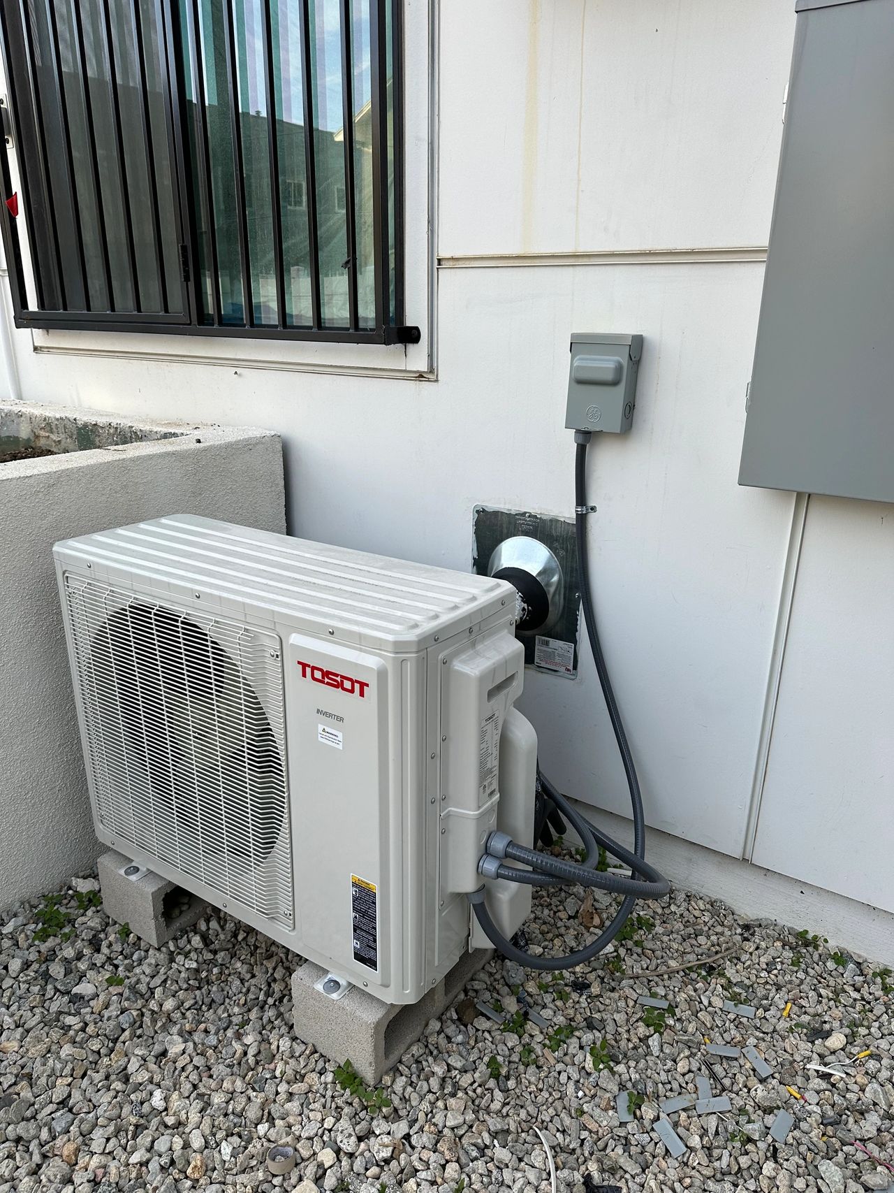 3 Ton Mini-Split Heat Pump, with 3 indoor blowers. Brand: TOSOT