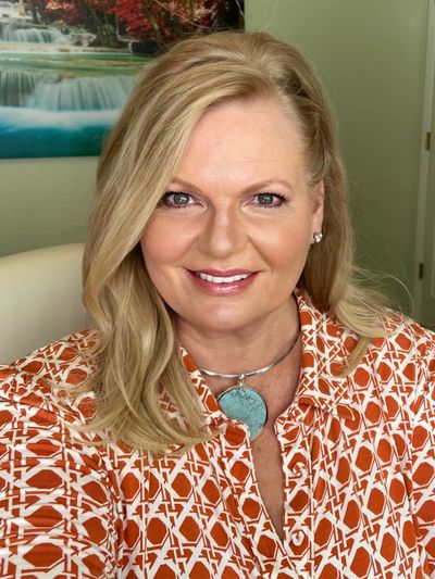 Deborah Stewart │ Sacred Calling Coach & Creator of the Sacred Pathways™ System
