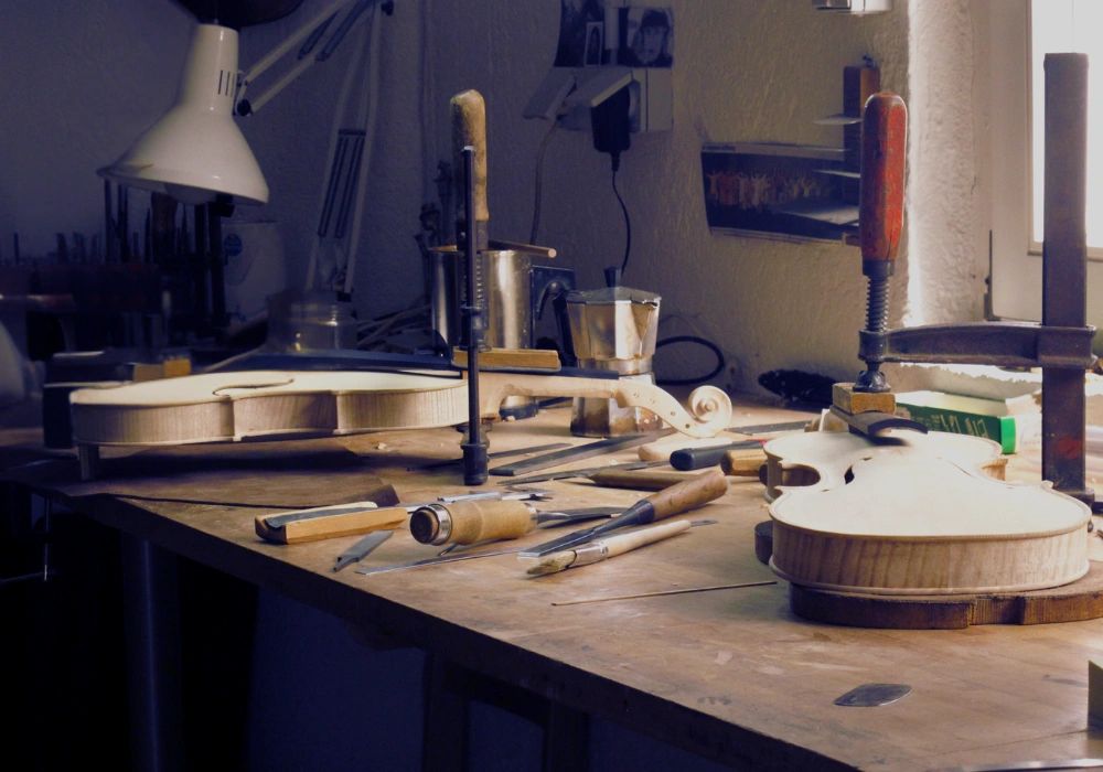 Neubau, Herstellung von Geigen, Bratschen und Celli in handarbeit nach italienischem Modell