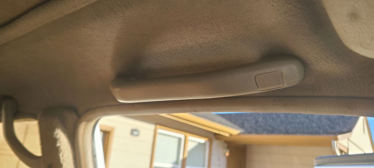 Grab Handle plug Landcruiser FJ80 FZJ80