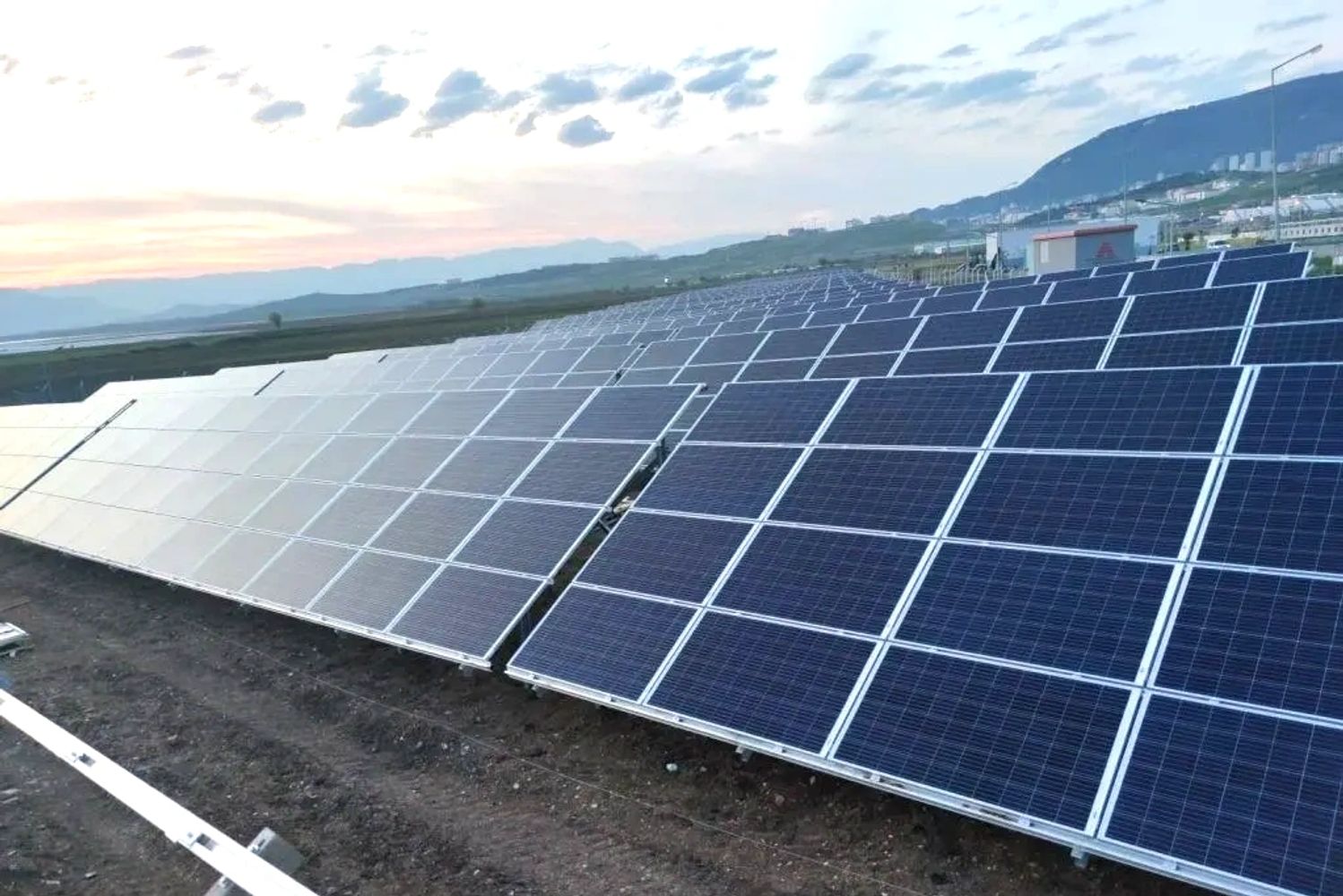 Güneş paneli, güneş enerjisi santrali, yenilenebilir enerji