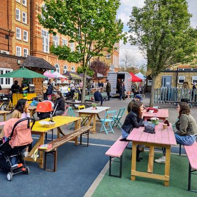 URBAN FOOD FEST HAMMERSMITH ADDISON PRIMARY SCHOOL LONDON STREET FOOD MARKET MUSIC DRINKS BAR STALLS