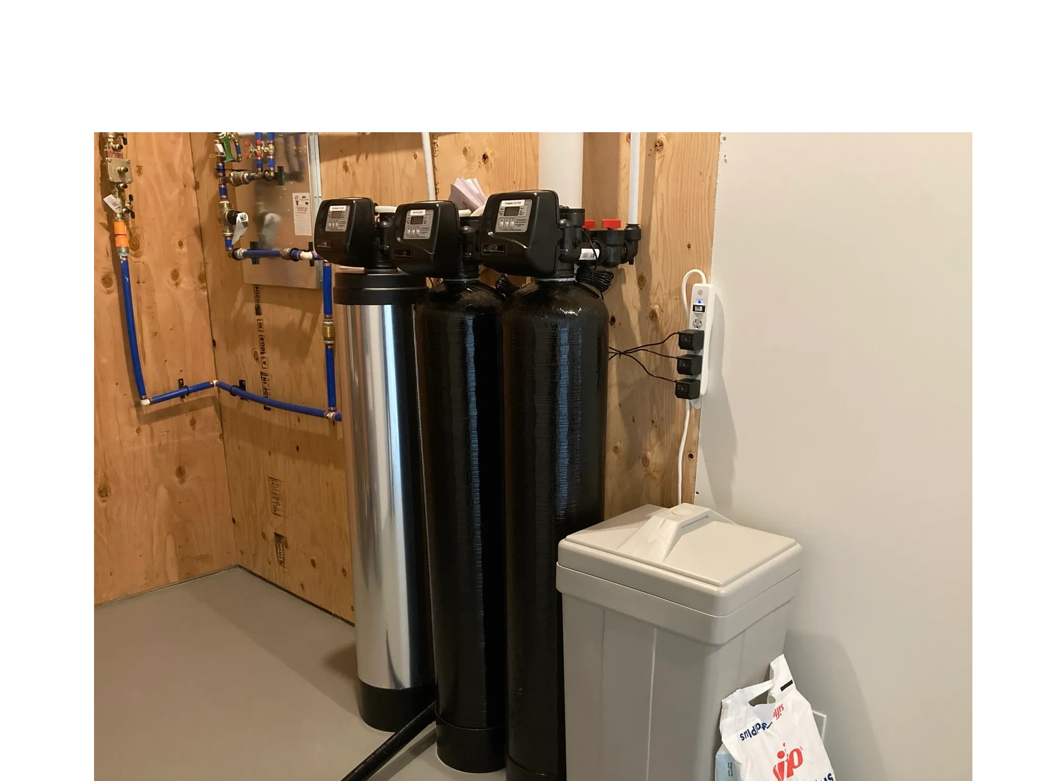Lakestone, Lake Country, Water Filtration, Tannin Filter, pH Neutralizer, Backwashing Carbon Filter