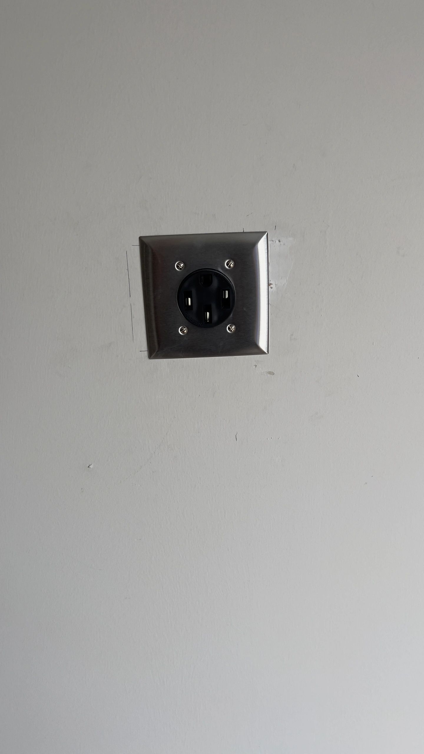 NEMA 14-50 outlet