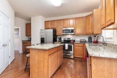 Cook to your heart's desire in this fantastic kitchen!