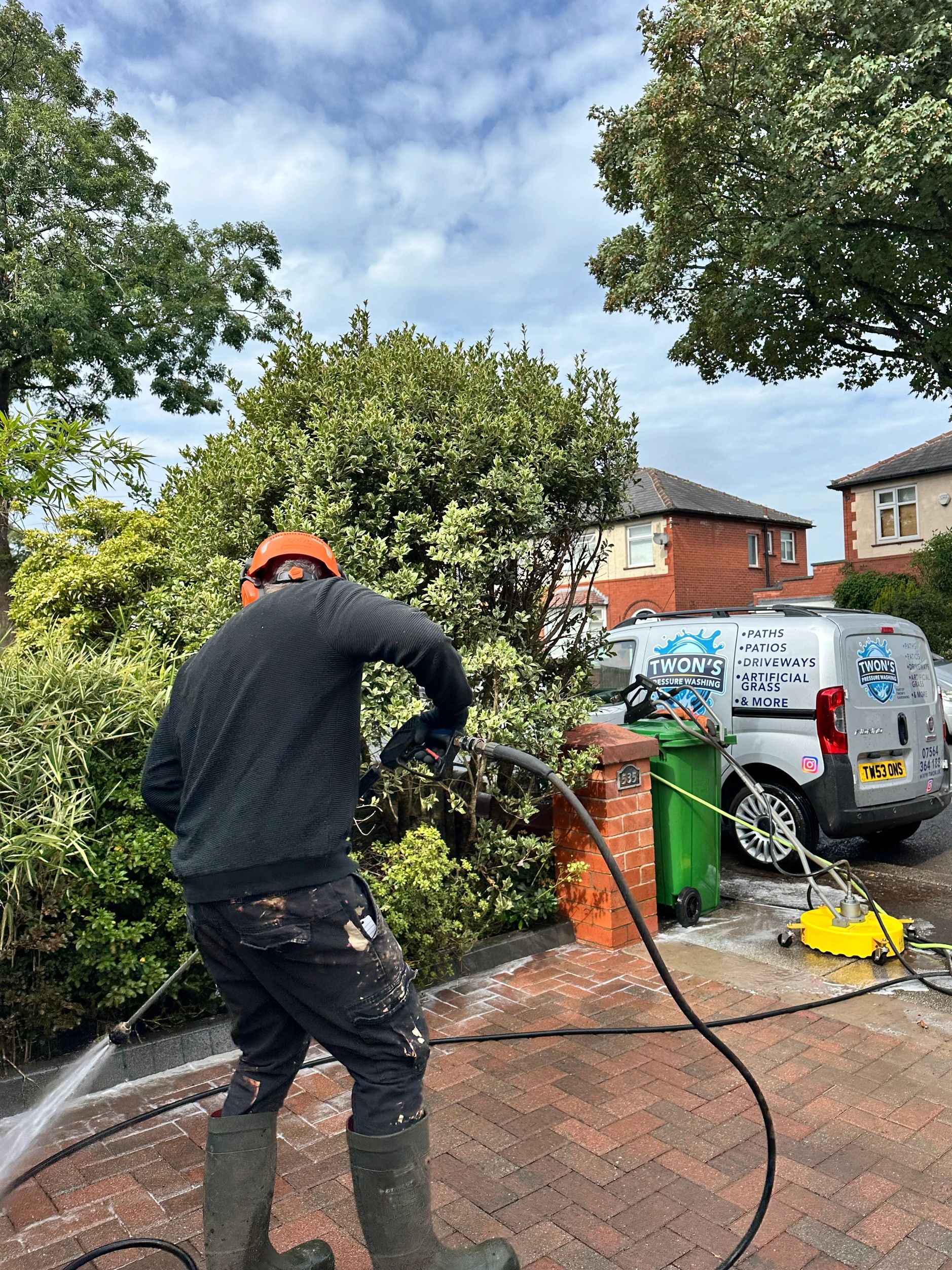Pressure washing, block paving, Patio, Driveways, cleaning