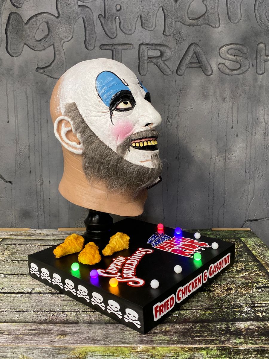 Captain Spaulding House of 1000 Corpses Mask Display Stand