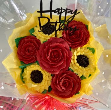 Sunflowers and Red roses cupcake bouquet, boucakes