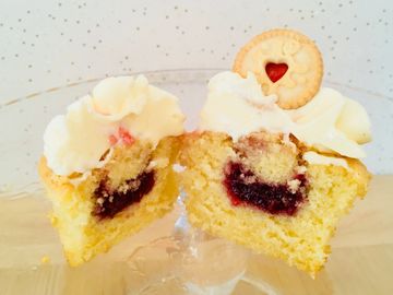 Jammie Dodger Cupcake, vanilla sponge cake with raspberry jam, vanilla buttercream and mini Jammie