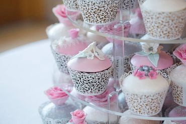 Fondant covered wedding cupcakes 