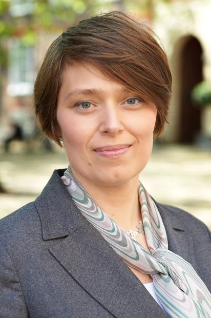 Emma Ries - accredited mediator, family solicitor and collaborative lawyer