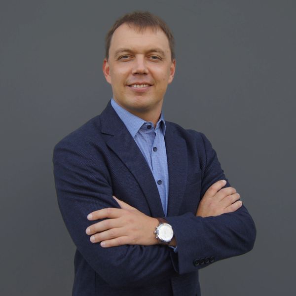 Русскоговорящий нотариус в Сан-Диего Михаил Семененков