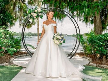Paradise Cove wedding floral - Central Florida Wedding Group