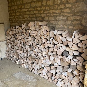 Seasoned logs
