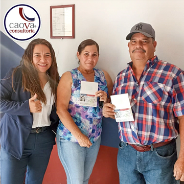 Pareja feliz con Visa H4 aprobada para la esposa de un dependiente titular de visa H2.
