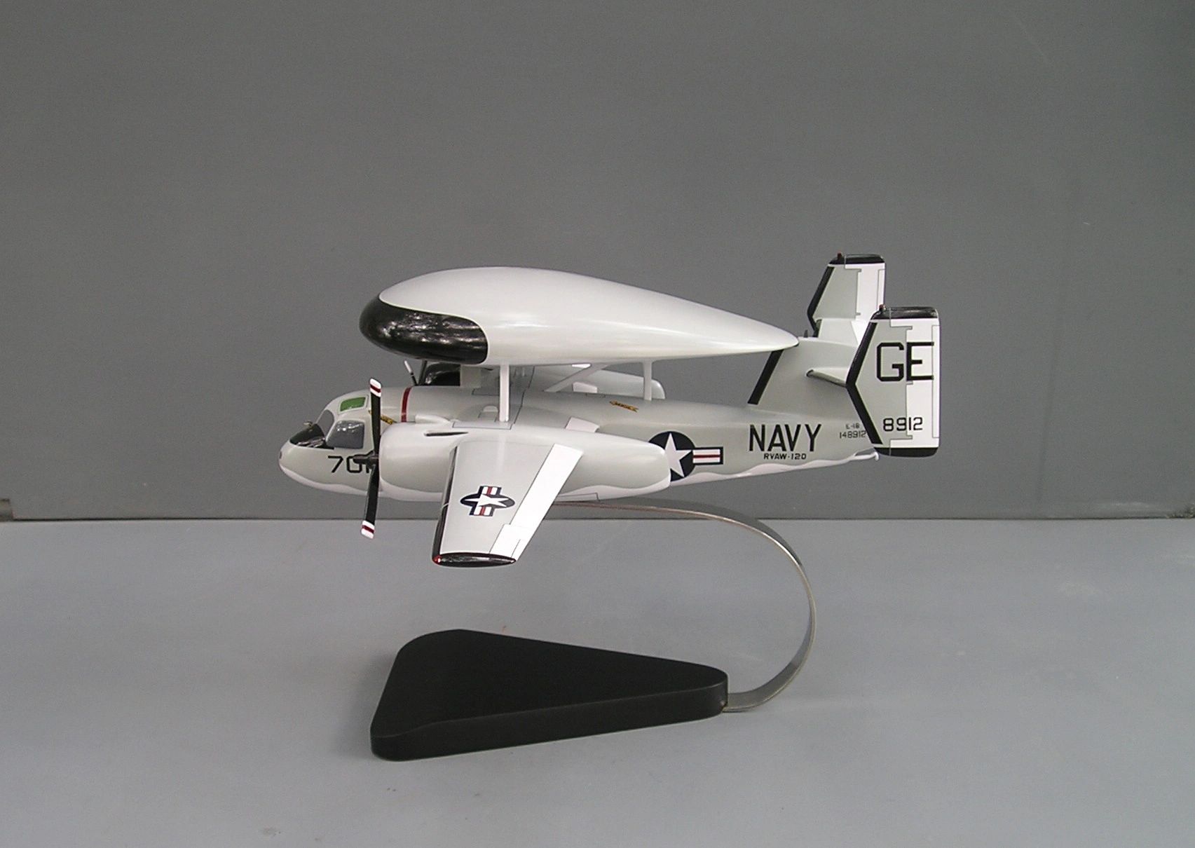 E-1B Tracer desktop models