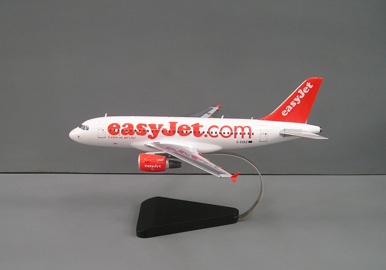 Airbus A319 desktop model