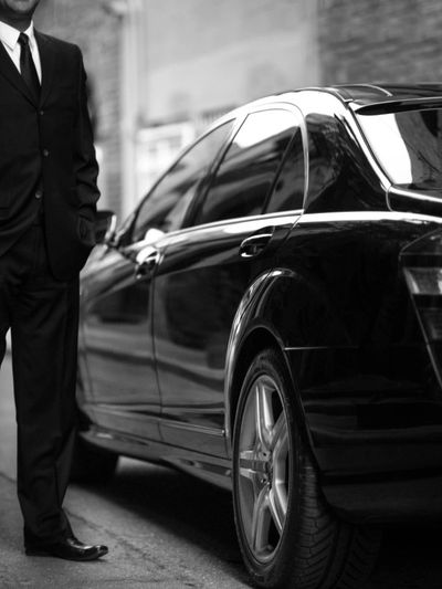 Airport transfers Swindon. Executive chauffeurs Swindon Wiltshire. Airport Cars Swindon