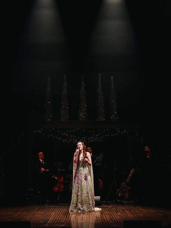 A Stratford Christmas
Elena Howard-Scott

Photo by Ann Baggley