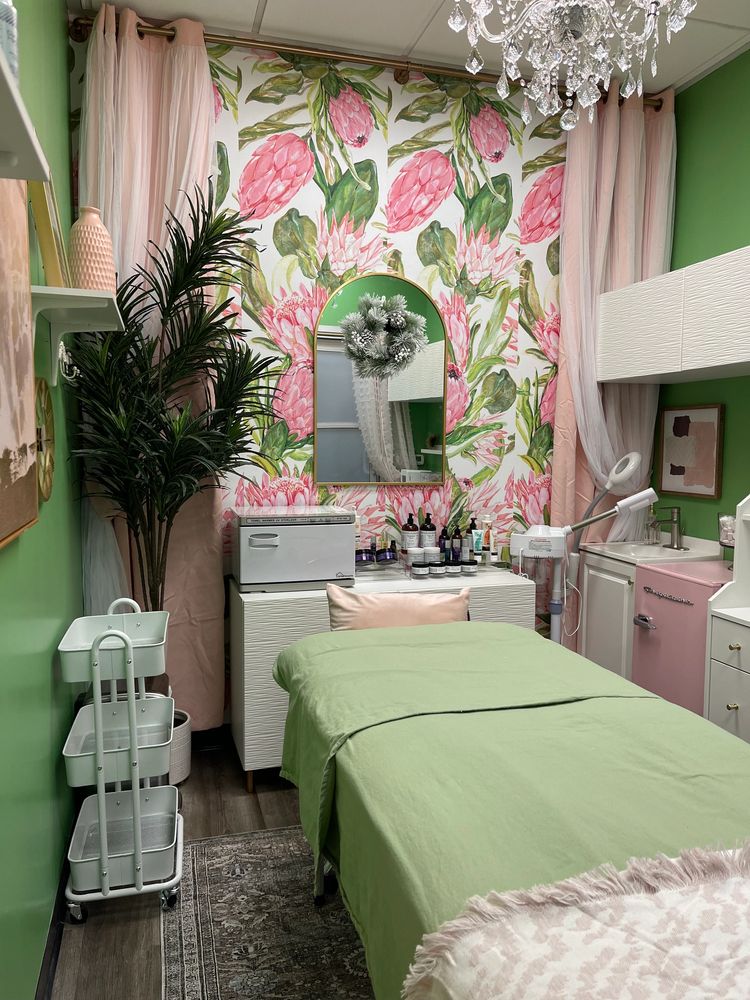 TrueFace Beauty Bar Spa and Beauty, Waxing, Facial