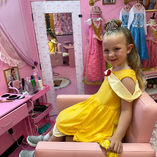 princess dress up salon Super Princess Salon: Spa, Makeup and Dress Up