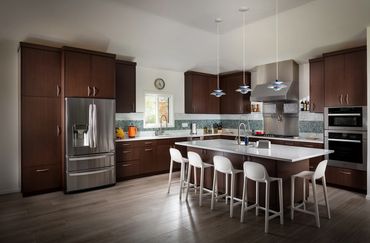 Remodel kitchen. Custom cabinetry, contemporary design, modern appliances