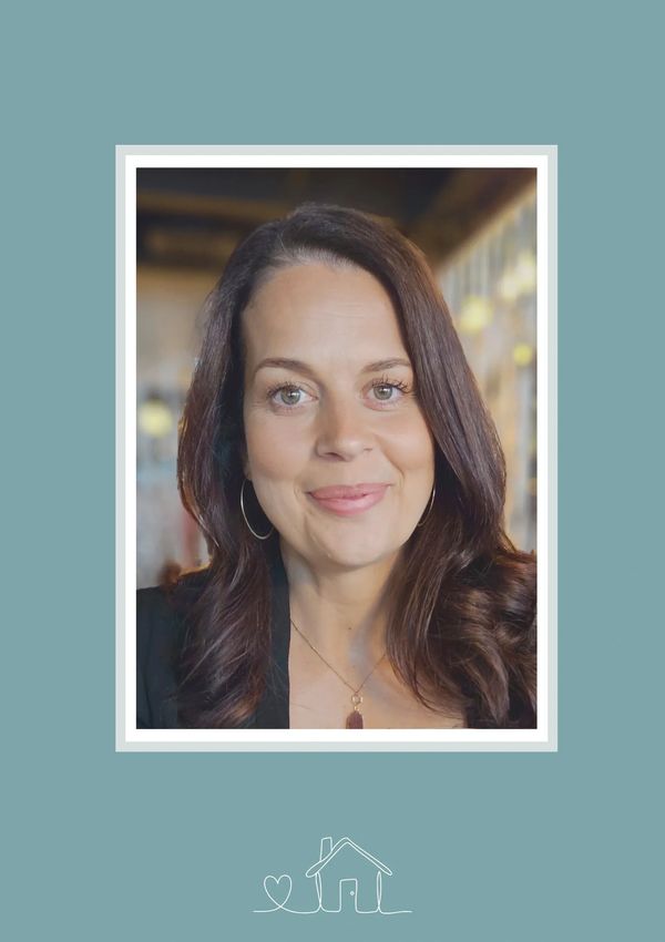 Kate - Professional Organiser based in Stroud, Gloucestershire.
Founder of Bespoke Organising.