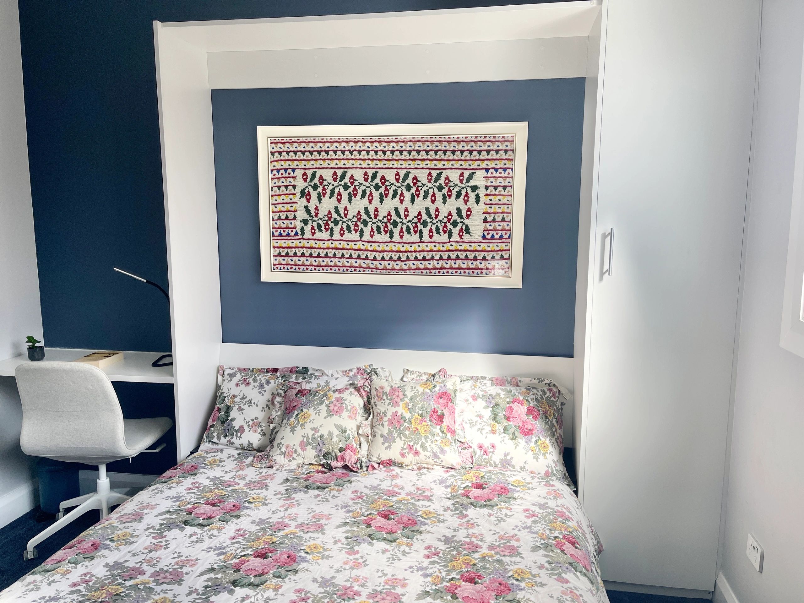 Guest bedroom, wall bed