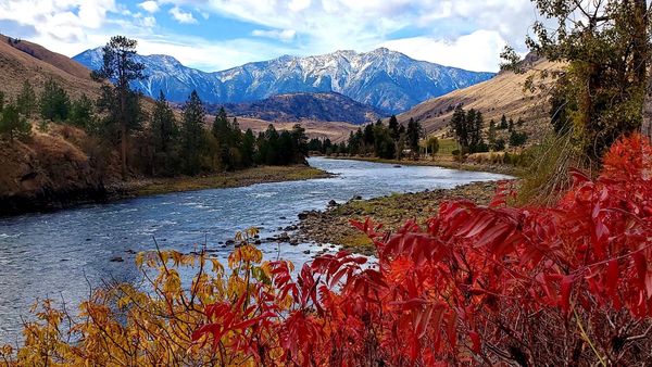 The Similkameen River beneath the Chopaka mountains near Cawston Hotels