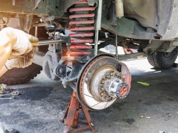 Tech 7 Auto Repair mechanic in Saskatoon fixes a vehicle's suspension issues.