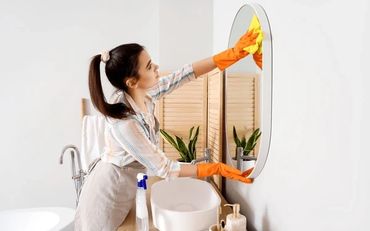 Mirror cleaning 